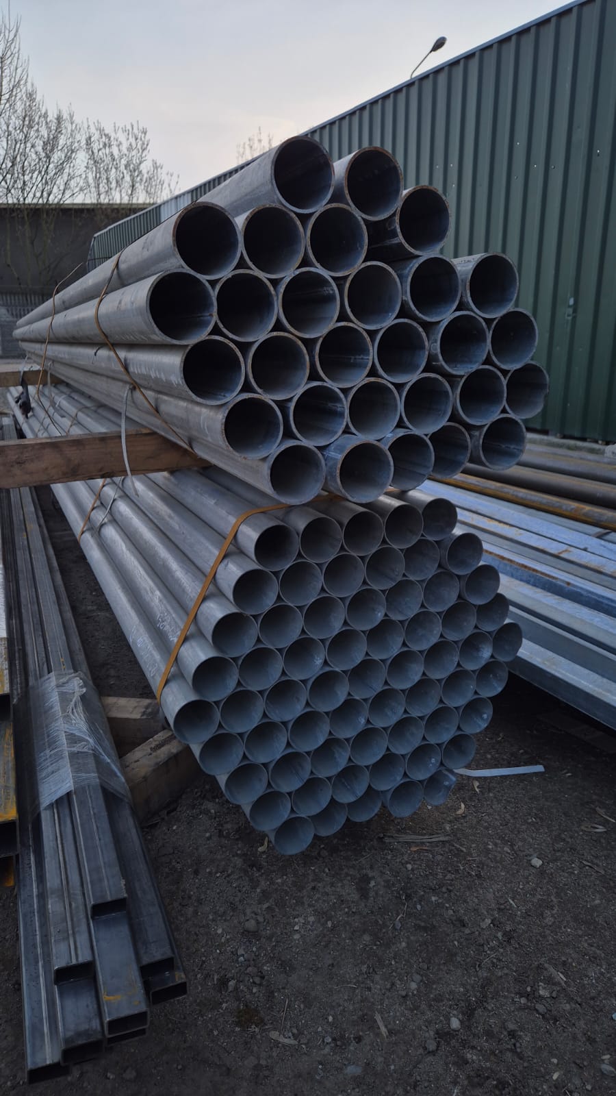zdjęcie rury stalowe